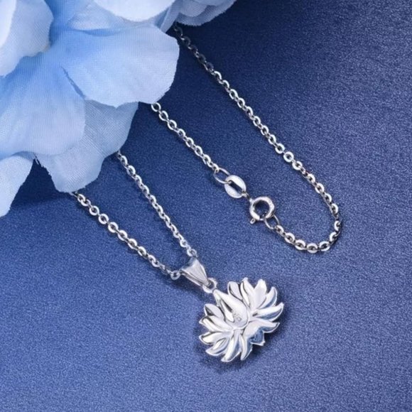 925 Sterling Silver Blooming Lotus Pendant Necklace - Picture 2 of 3